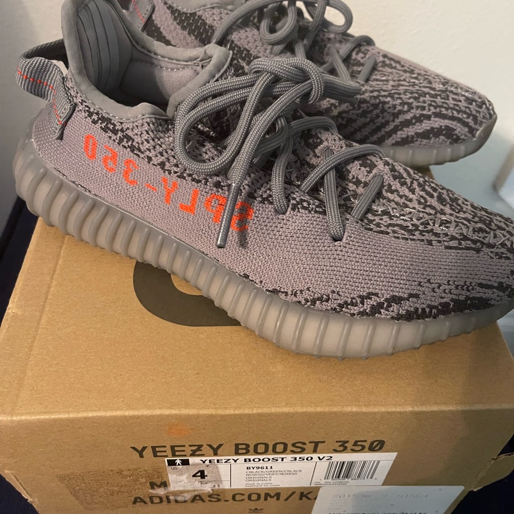 Yeezy 350 Size 4